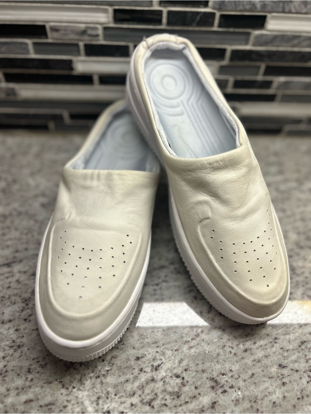 Nike Air Force 1 Lover Xx women’s Slip-On Leather Loafers in Off-White size 9.5
